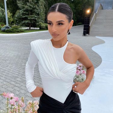 Women's tight-fitting half-sleeved jumpsuit, sexy one-shoulder pleated jumpsuit_voghion.com