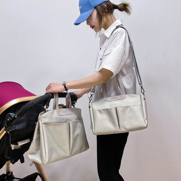 Fashionable Mom Handheld Shoulder Straddle Insulated Box, Waiting For Powder_voghion.com