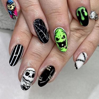 Halloween Almond Nail Art Finished Black Cobweb Monster Skull Black and White Striped Nail Art Patch 24_voghion.com