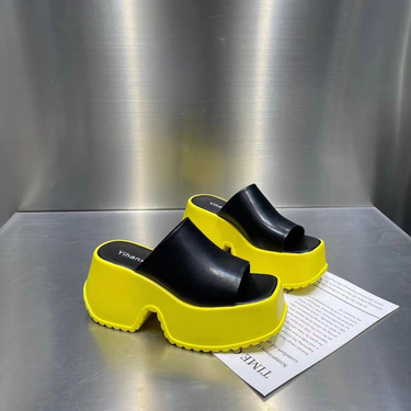 Waterproof Platform Slip-on Slippers For Women Chunky Heel 8CM One-piece Slippers_voghion.com