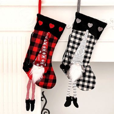 001 Qiaoding Supplies Red Heart Plush Leg Hanging Plaid Christmas Creative Decorative Elderly Gift Socks_voghion.com