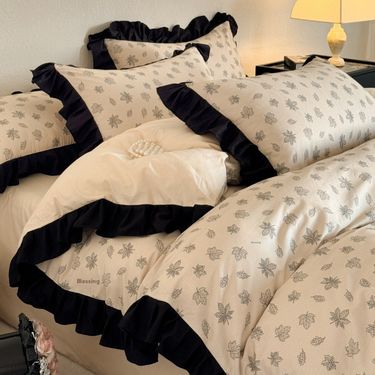 French High-End Pure Four-Piece 100% Cotton Sheet Bed Skirt Lace Duvet Cover Pastoral Style Bedding Set 4_voghion.com