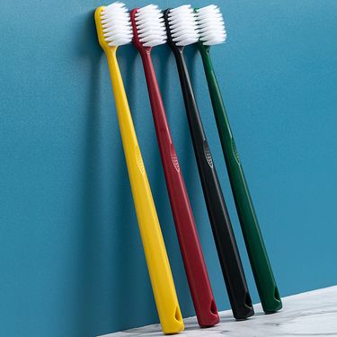 High quality Dubai macaron single pack bamboo charcoal adult wide head toothbrush soft bristle_voghion.com