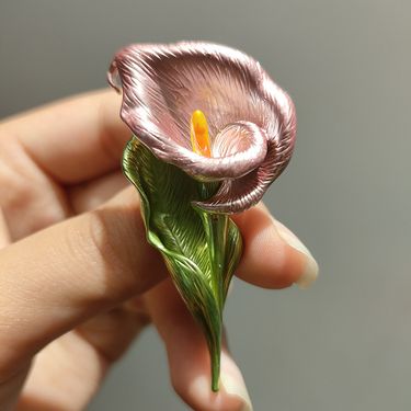 Vintage medieval jewelry enamel calla lily brooch, vintage coat pin_voghion.com