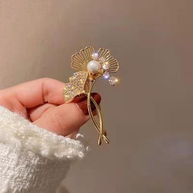 New Ginkgo Biloba Imitation Pearl Brooch Pin Brooch Suit Coat Versatile Trendy_voghion.com