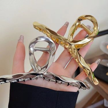 Light Luxury Shark Clip Iron Metal Grab Clip Large Niche Ins Hair Clip Female Back of the Head Premium Feeling New_voghion.com