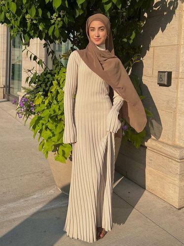 Women's Clothing Long Sleeved Round Neck Knitted Dress Solid Color Sexy Tight Sweater Dress_voghion.com