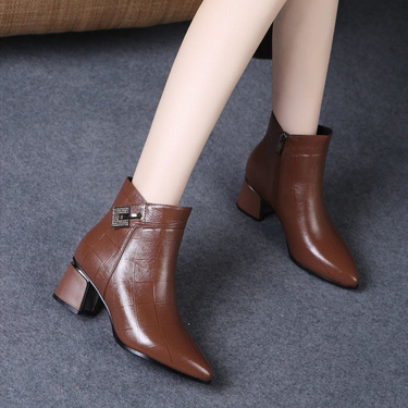Autumn and winter new 2023 pointy Vintage high heel ankle temperament fashion side zipper women's boots_voghion.com