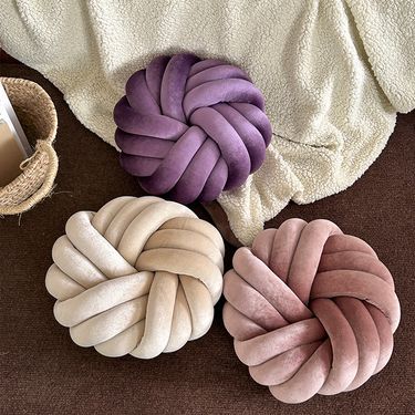 Luxury Velvet Round Cushion - 3-Strand Woven Pillow For Sofa/Bed/Bay Window (Plush Home Decor Accent)_voghion.com