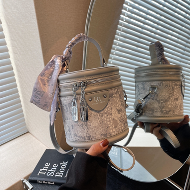 Popular Embroidered Bucket Bag for Women's Fashion, Light Luxury Handbag, Cylinder Bag, Versatile, and Luxury Women's Bag_voghion.com