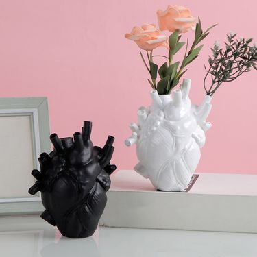 Home & Garden creative Halloween heart vase black and white art ceramic ornaments living room home desktop decorations_voghion.com