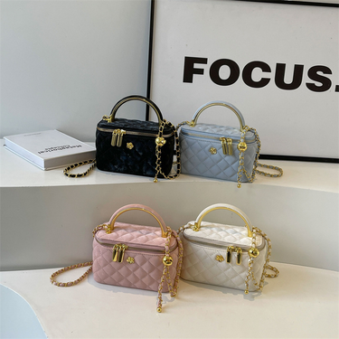 Beibei Shangpin 2024 New Korean Fashion niche Golden Ball Chain Makeup Handheld One Shoulder Diagonal Cross Tidal_voghion.com