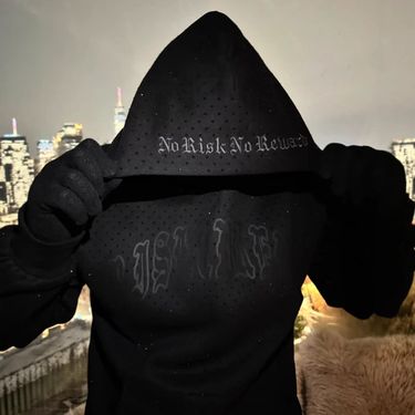 Men's Printed Hooded Sweatshirt – Streetwear Pullover With Subtle Glitter & Loose Fit (XS-XXL, Black/Pink, Spring )_ecoleips.com