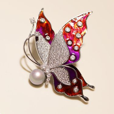 Niche design enamel butterfly brooch pin, high-end suit accessories_voghion.com