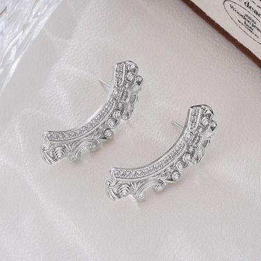 High-Value Cloud For Women, Simple And Elegant Niche Design, Light Luxury Ins Style High-End Earrings_voghion.com