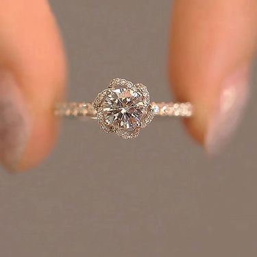 French Blossoming Rose Hand Holding Flower Zircon Open for Women Cold Elegant, Light Luxury and Fashionable Couple Ring_voghion.com