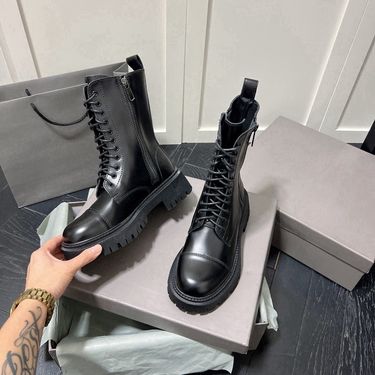 2025 Autumn Winter New Thick Sole Height Increasing British Style Lace-Up Motorcycle Ankle Paris Martin Boots Women_voghion.com