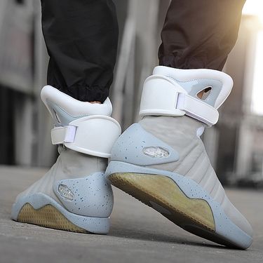 New Men's Basketball Shoes High Top Breathable Four Seasons Luminous Shoes Charging Fashionable Trendy Light Shoes One Piece Dropshipping_voghion.com