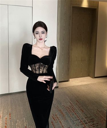 ~Velvet women's autumn and winter sexy temperament, long sleeved dress, Hepburn square neck small black dress_voghion.com