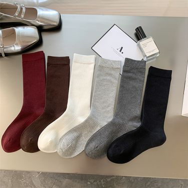 2025 Spring And Autumn New Women's Socks Mid Tube Stacked Socks Women's Japanese Ankora Red Socks Pull Ons All Match Socks Wholesale_voghion.com