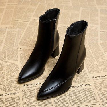 Autumn and winter new fashion pointed head thick heel side zipper short tube fashion pure black women's boots_voghion.com
