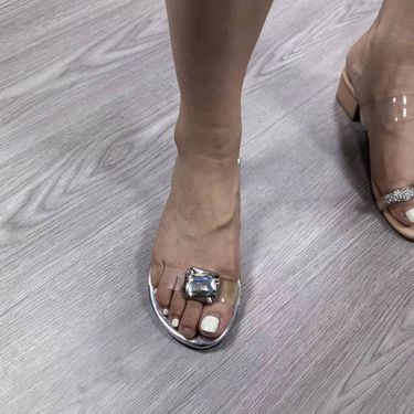 2025 Summer New Style: A Water Diamond Pigeon Egg Clamping Foot, Elevated Flat Heel Slippers Women, Wearing Beach_voghion.com