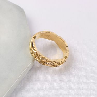 Diamond pattern ring inlaid with diamonds titanium steel couple rings_voghion.com