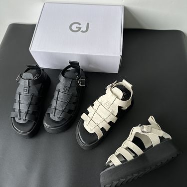 2024 summer new Roman tower buckle thick-soled sandals round toe height-enhancing large-size women's shoes foreign trade cross-border wholesale_voghion.com