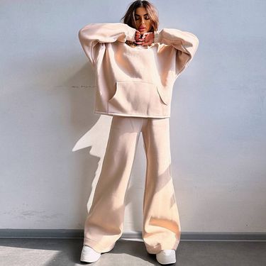 "Women's Oversized Hoodie & Jogger Pants Set – Trendy Streetwear Outfit In 14 Colors (S/M/L/XL)"_voghion.com