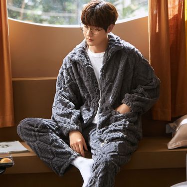 Flannel autumn men's long sleeved sleepwear plus oversized winter cardigan for warmth and thick coral fleece home wear_voghion.com