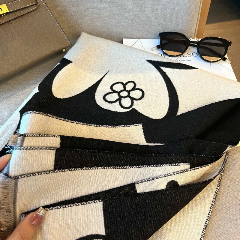 Bufanda de cachemira sintética de lujo: chal de invierno con estampado floral de camelia, suave y elegante accesorio para la oficina._voghion.com