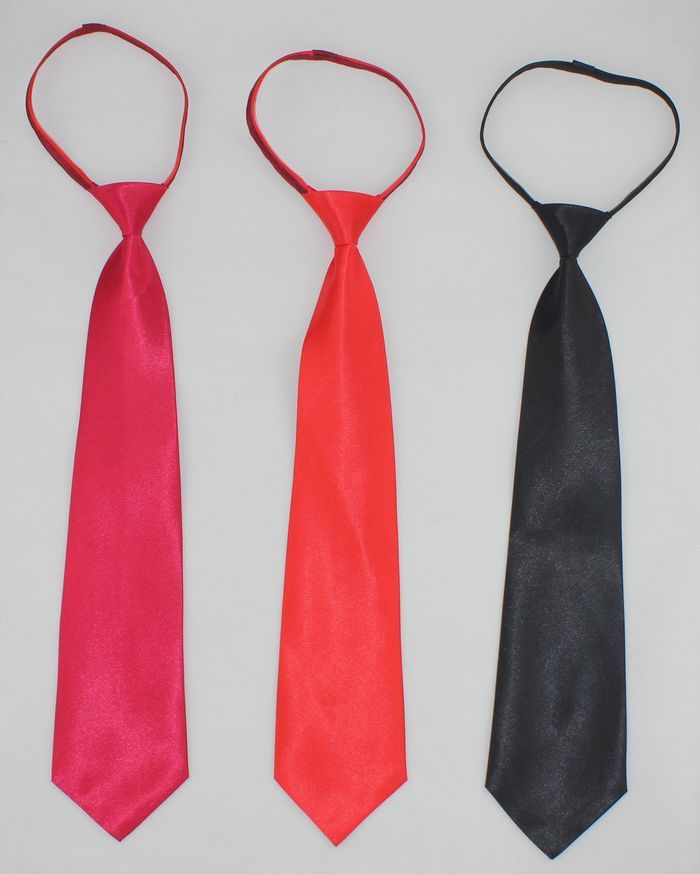 Cravatta da lavoro e attività sportiva nera con cerniera grande rossa da donna e uomo_voghion.com