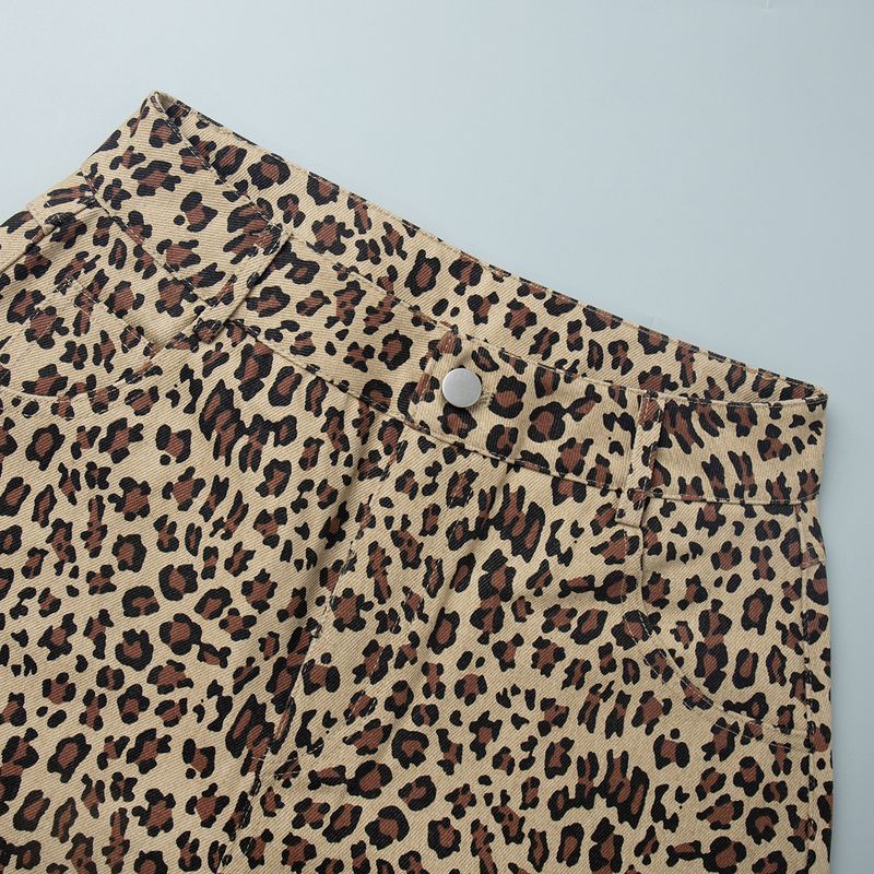 Pantalones cortos de algodón puro para mujer, estilo urbano, con estampado de leopardo, estilo cinco puntos, primavera-verano 2025, con arrugas_voghion.com