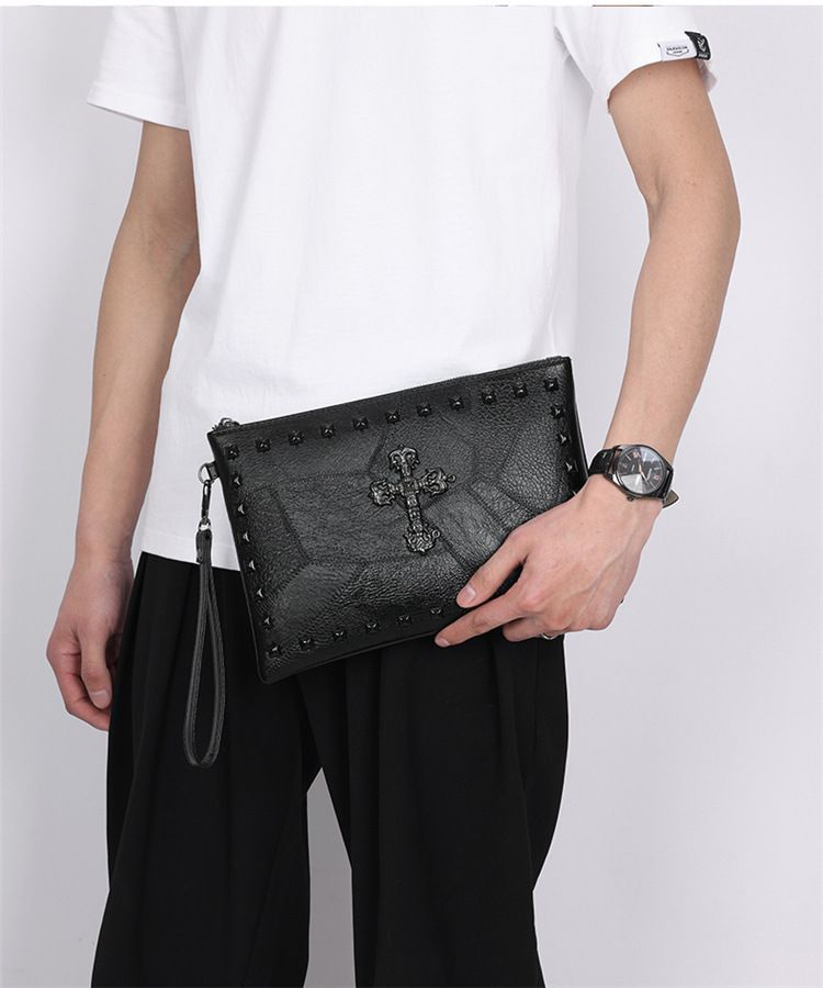 Men's Skull & Crossbones Studded Handbag – Vintage PU Leather Messenger Bag With Spikes, Large Capacity For Daily Essentials & 8-Inch Tablet_voghion.com