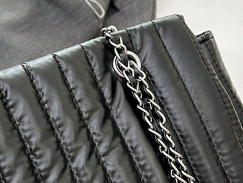 Modische Plissee Für Frauen Neue 2023 Winter Kleine Duftenden Stil Diamant Grid Kette Diagonal Spanne Schulter Tasche_voghion.com