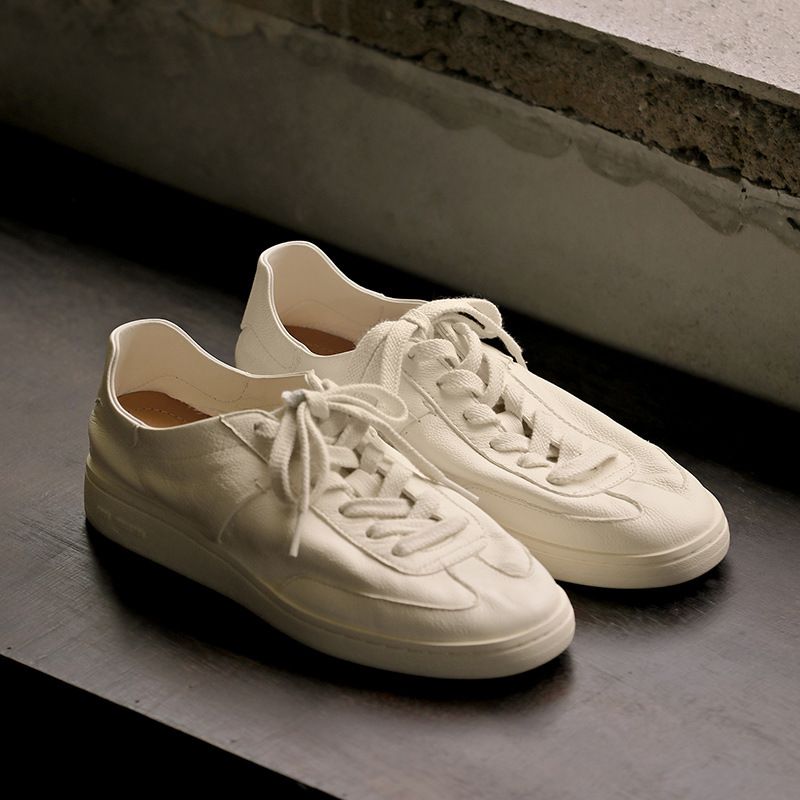 Scarpe casual leggere in pelle con suola sottile per la primavera estate 2025, scarpe bianche alla moda e versatili, da uomo basse._voghion.com