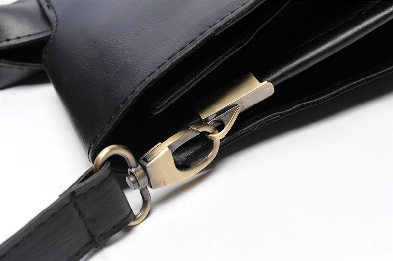 Retro simple handbag, new Korean version men's bag shoulder messenger bag, trendy business computer file bag_voghion.com