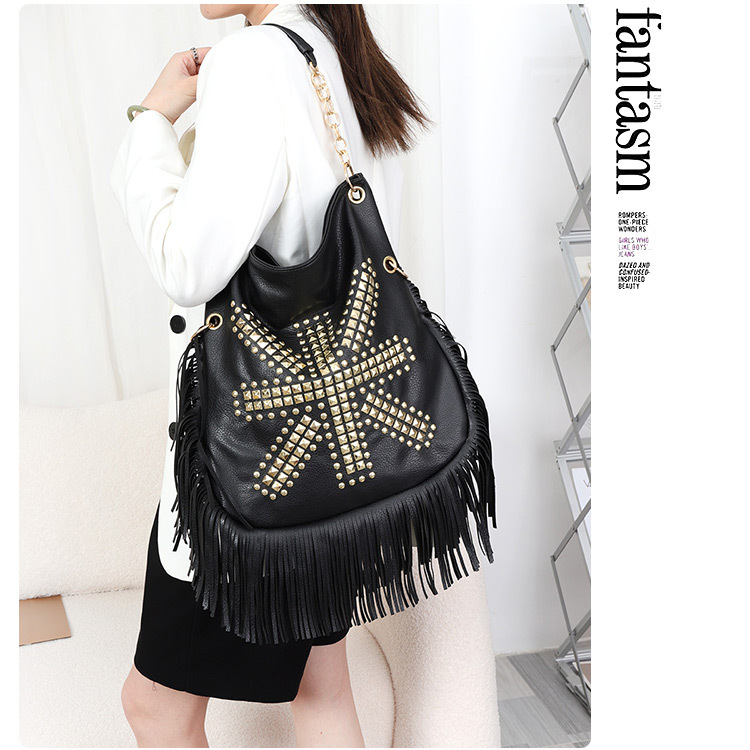 Borsa da donna con rivetti, borsa a tracolla portatile in morbida pelle arancione con nappe_voghion.com