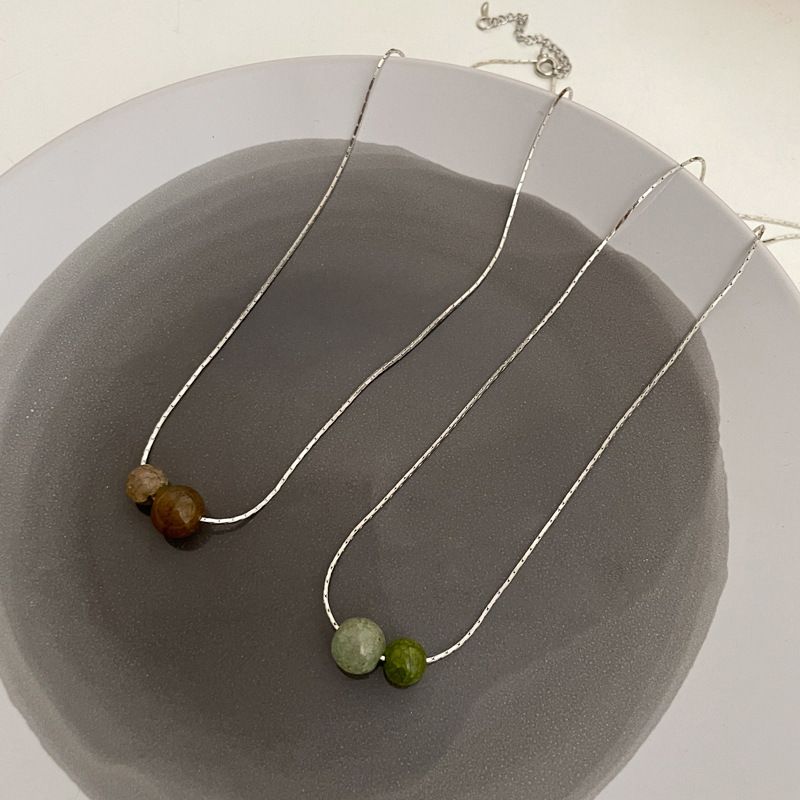 Collier pendentif en pierre naturelle de style cool chaîne de clavicule d'automne pour femme 2023 nouveau style net célébrité niche tempérament collier simple_voghion.com