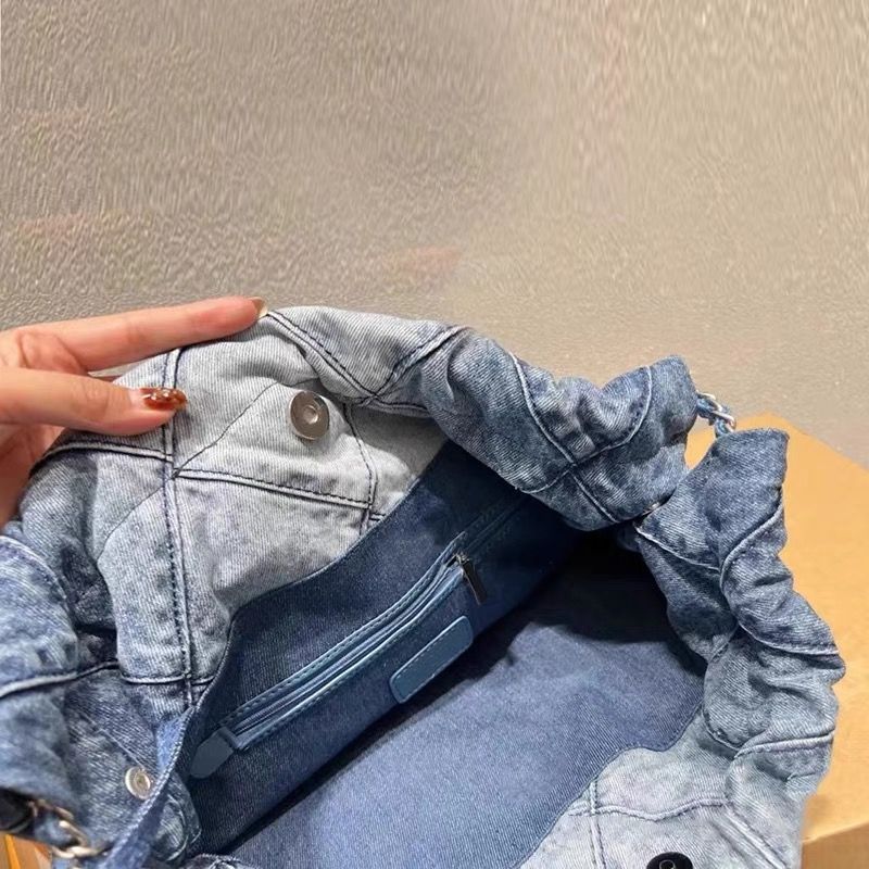 Internet Celebrities With Casual Multifunctional Washed Quilted Chain Garbage Bag 2025 Fall Winter New Women's Bags Fashionable And Versatile_voghion.com