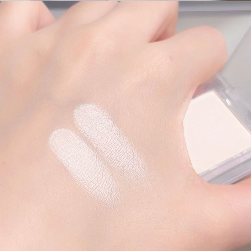 Poudre de plaque fumée monochrome mate et brillante, délicate et durable, éclaircissante naturellement pour les yeux à la dopamine_voghion.com