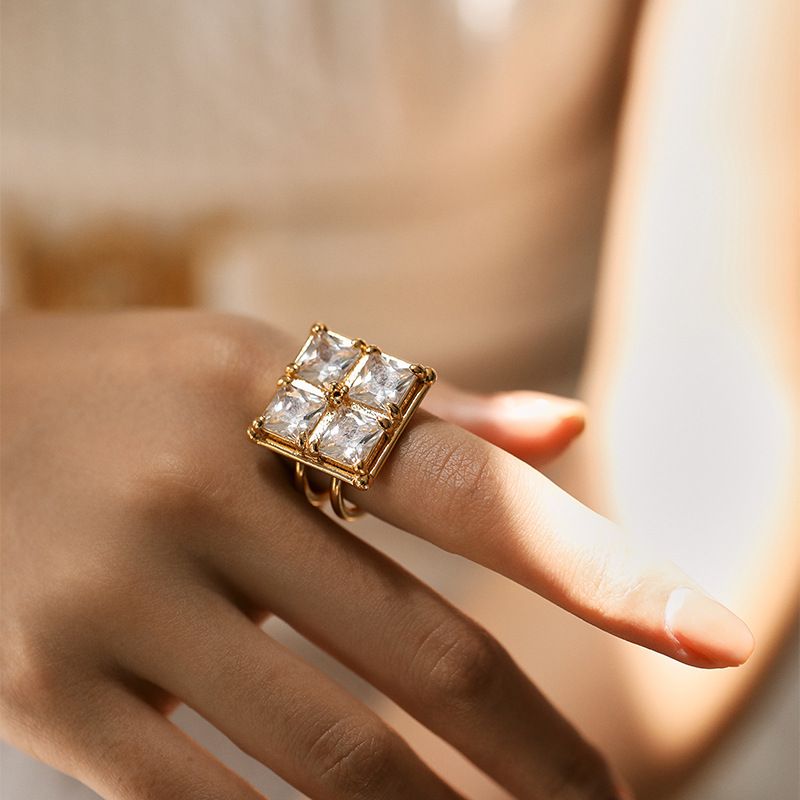 Anello di alta qualità in vero oro K placcato in ottone con design a farfalla e personalità, zircone, design squisito a goccia d'acqua_voghion.com