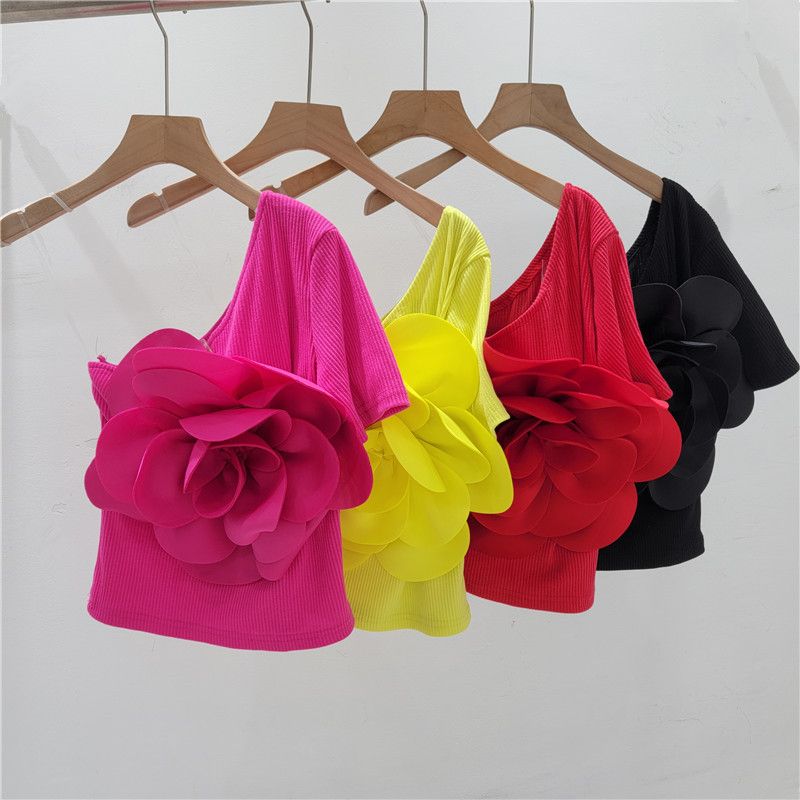 Hot girl three-dimensional large flower oblique collar one-shoulder high-end 2024 summer wear stylish slimming and chic tops_voghion.com