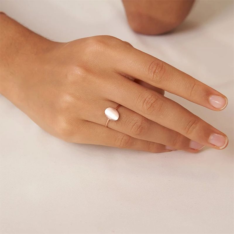 Lagerförsäljare eManco Delikat Oval Pynt Förgylld Blank Minimalistisk Feministisk Ring För Kvinnor Personlighet Kan Köpas I Partihandel_voghion.com