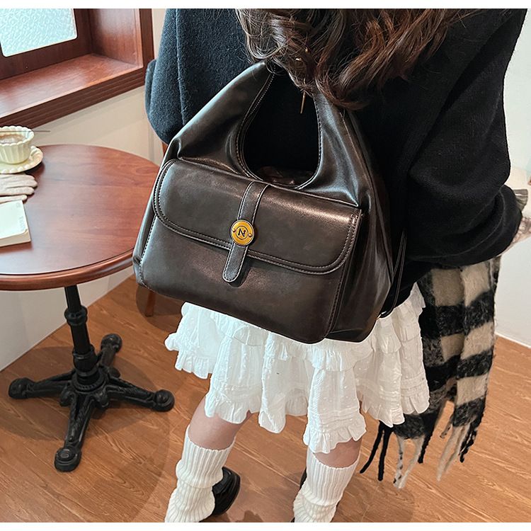 Trendy, large capacity, three different carrying methods, fashionable 2024 new commuting shoulder bag, pocket backpack_voghion.com