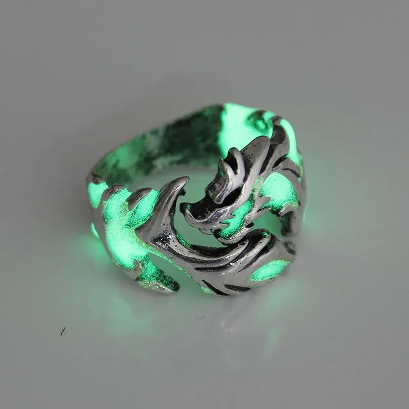 Gorące wyprzedaże Świecący pierścień smoka do regulacji rozmiaru Mn Arrsting Noctilucnt Night Light świecący w ciemności księżyca Jwlry_voghion.com