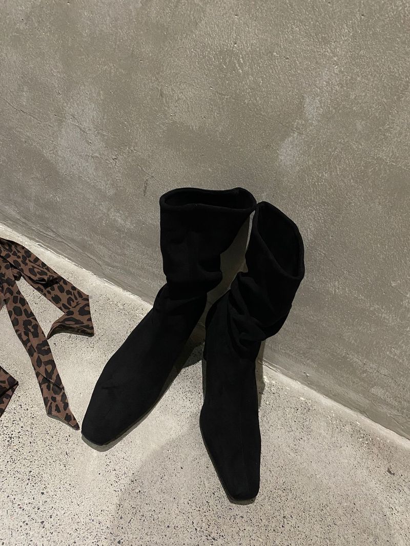 French Women's,2025 Autumn And Winter New Pointed Toe Color Casual Short Boots_voghion.com