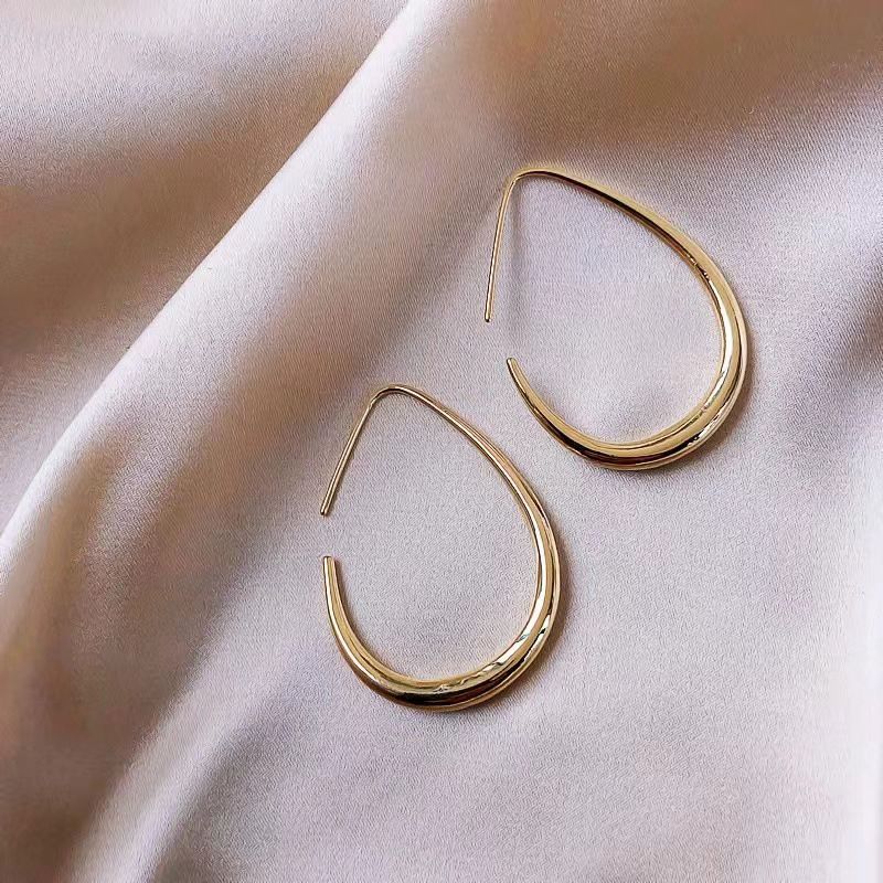 Ago d'argento Metallo Vento Circolare Geometrico Moda Pendolarismo Semplicità Semplice Cerchio Personalizzato Temperamento Di Alta Gamma_voghion.com