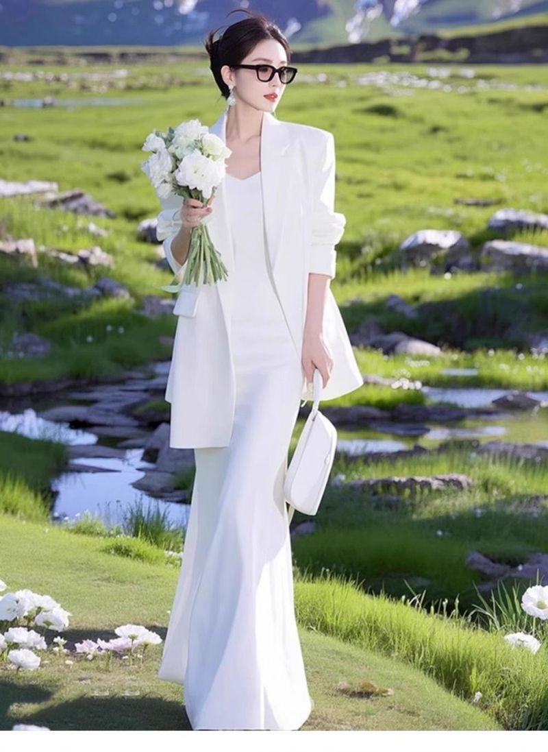 Spring Outfit Strong Aura, Fashionable Stylish High-End Little Style White Suit With Camisole And Skirt_voghion.com