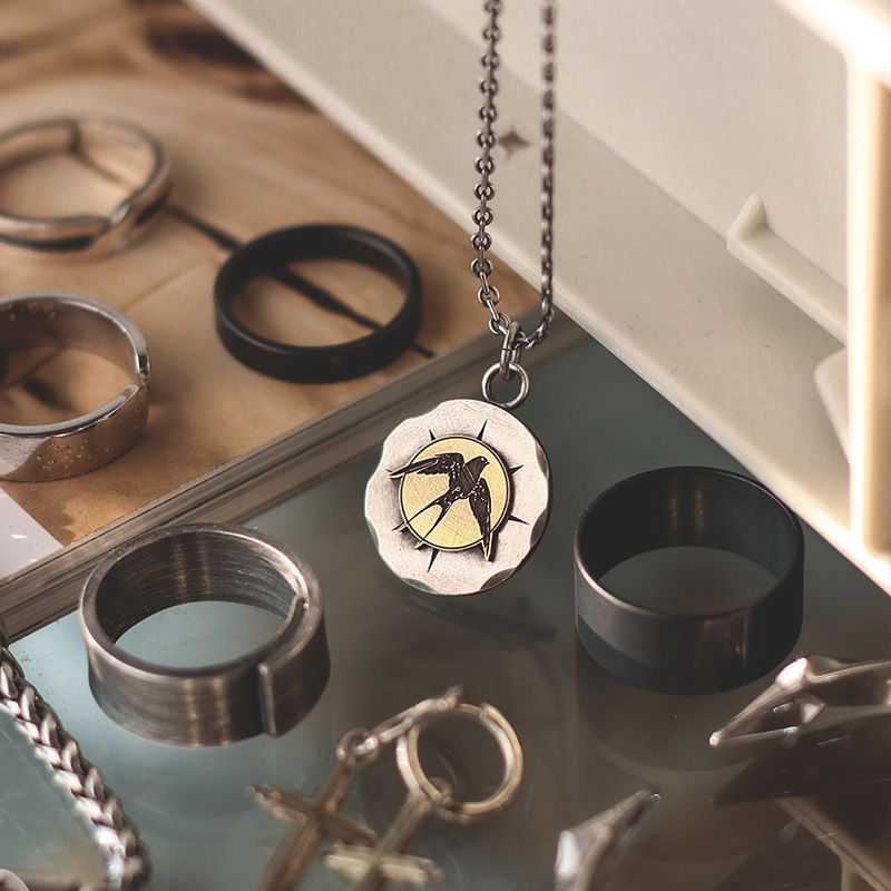 Collana unisex da uomo, in argento sterling 925, con ciondolo rotondo invecchiato in stile europeo e americano, a forma di moneta di rondine._voghion.com